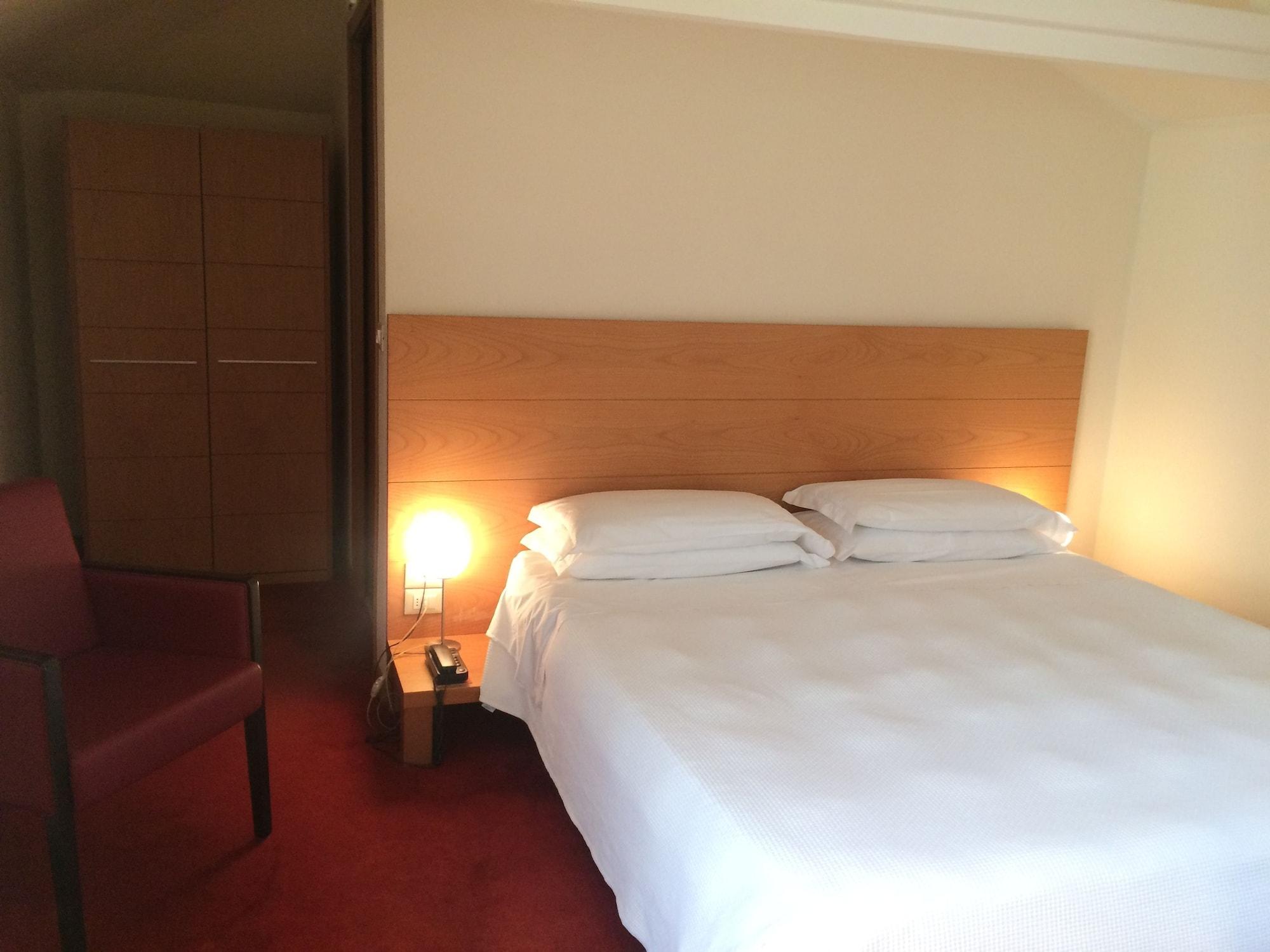 Accademia Hotel リミニ エクステリア 写真