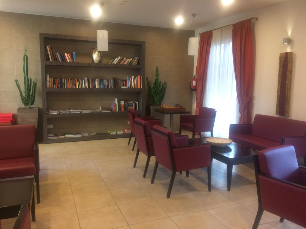Accademia Hotel リミニ エクステリア 写真